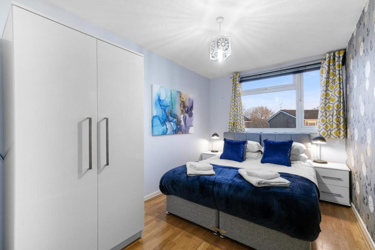 Staiforce 2 Bedroom House With Parking Maidenhead Luaran gambar