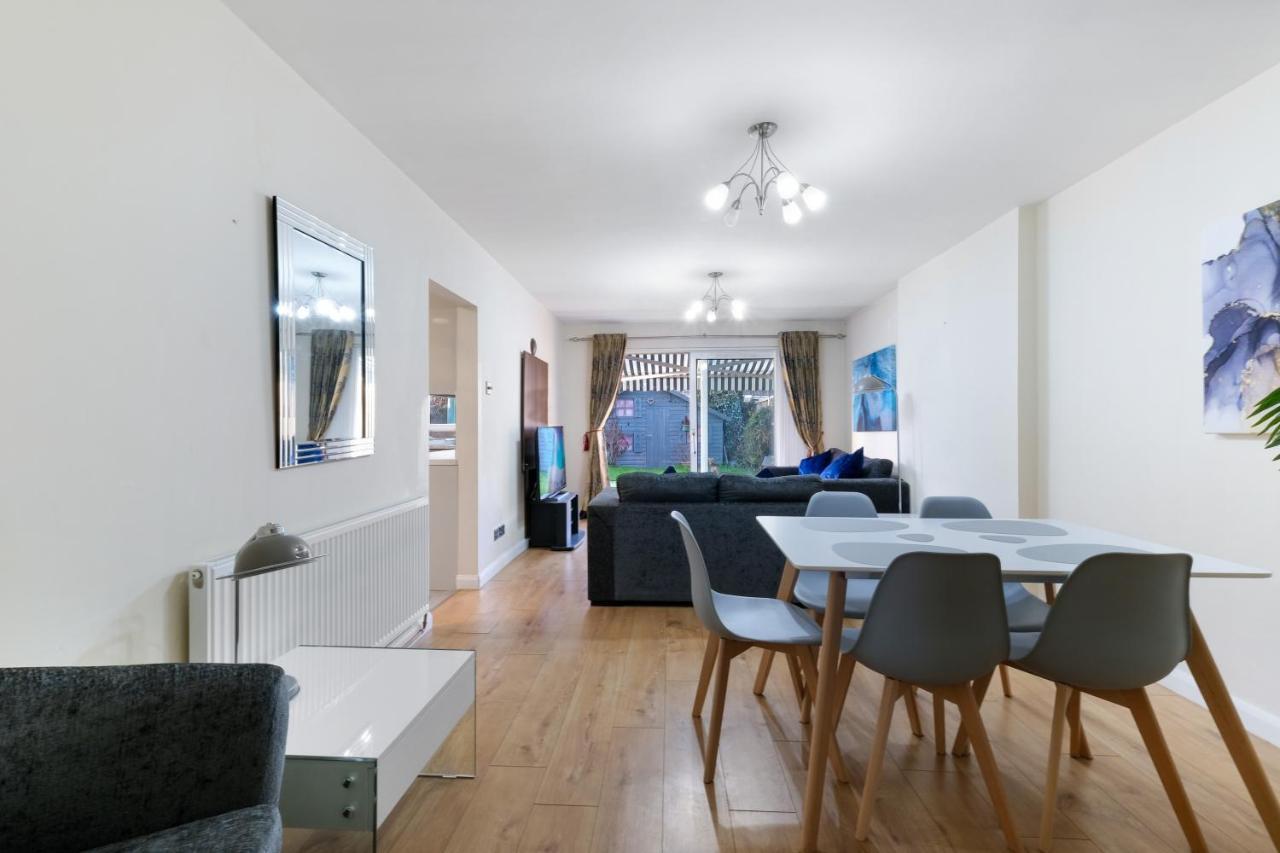 Staiforce 2 Bedroom House With Parking Maidenhead Luaran gambar
