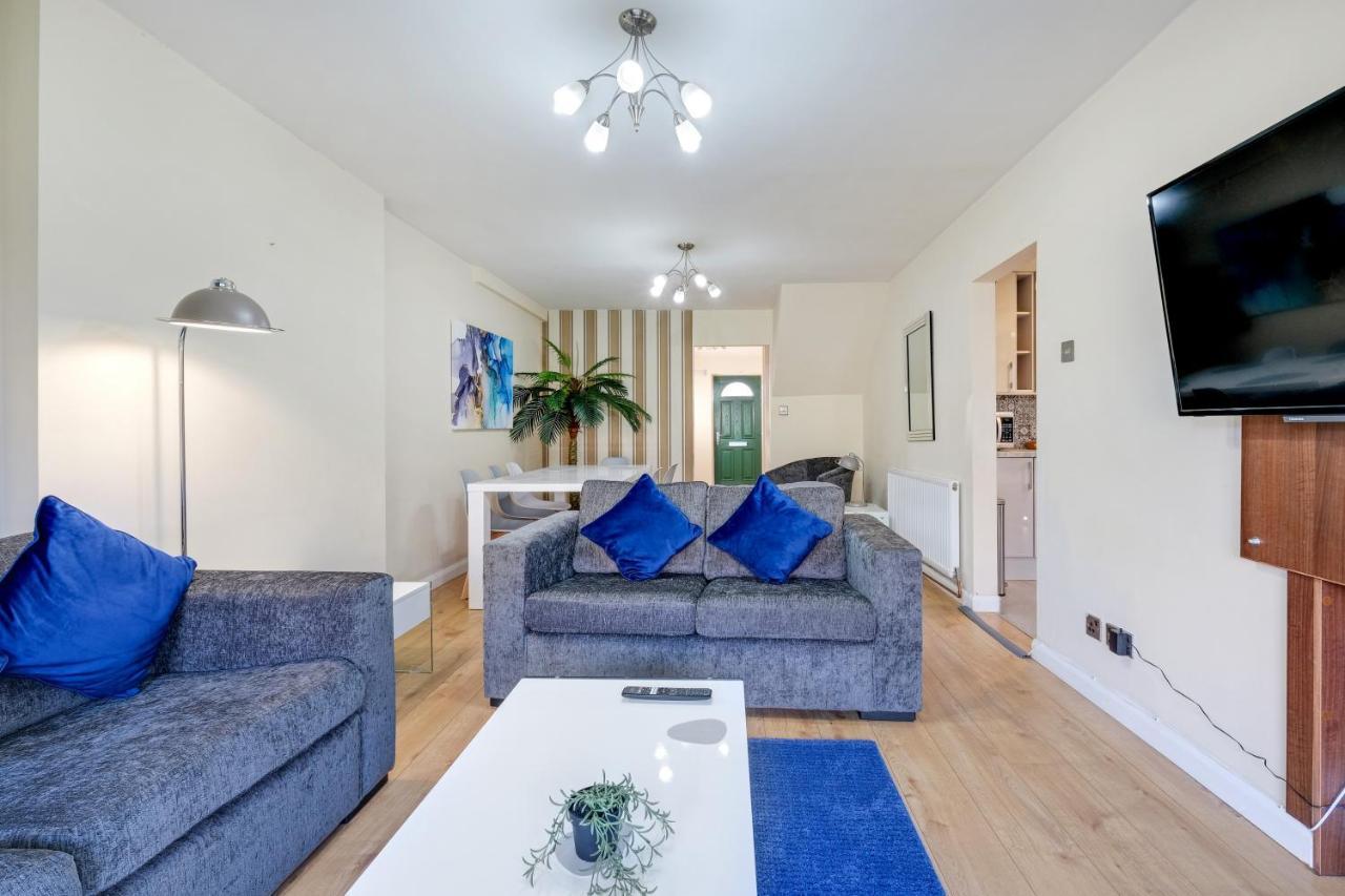 Staiforce 2 Bedroom House With Parking Maidenhead Luaran gambar