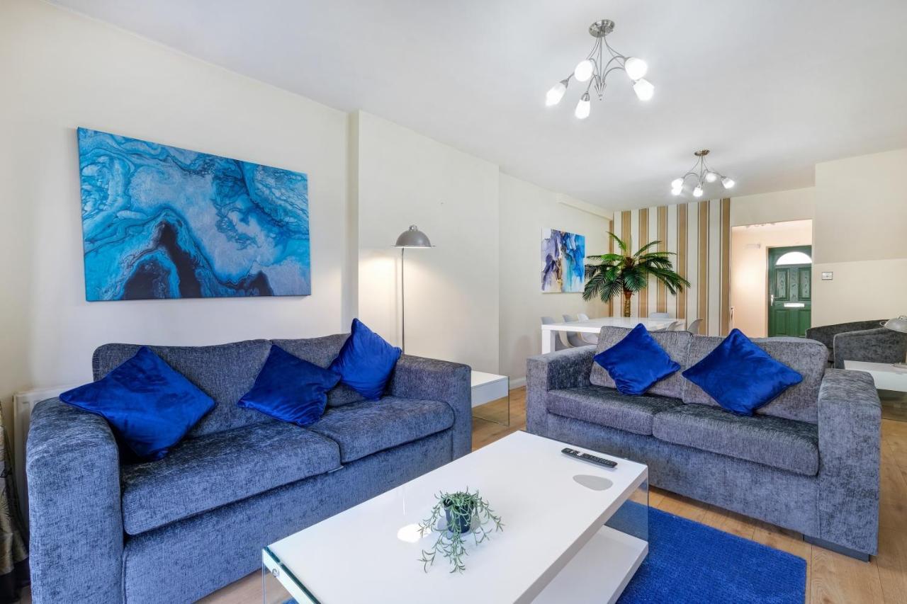 Staiforce 2 Bedroom House With Parking Maidenhead Luaran gambar
